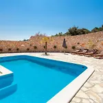 Roza ヴィラ *