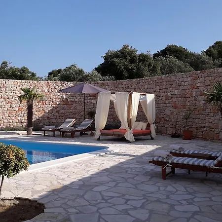 Roza Villa